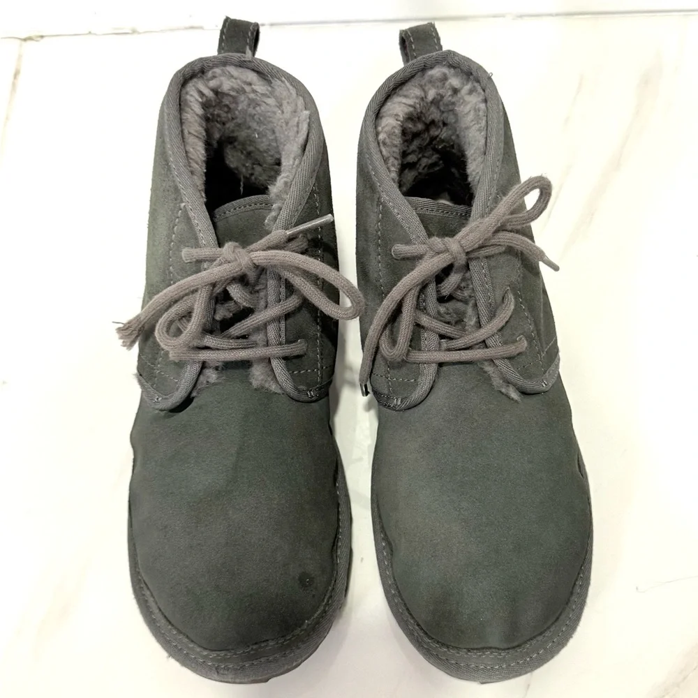 UGG Men's Charcoal Chukka Boots‎ 8